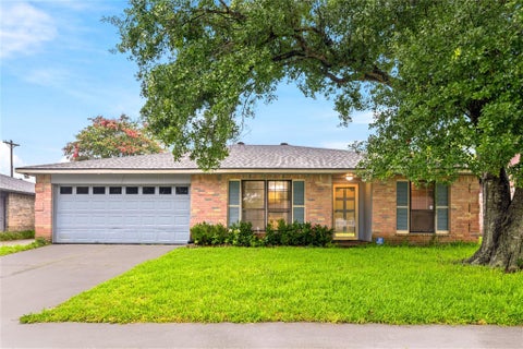 Photo of 6009 Leafwood Circle, League City, TX 77573 (MLS # 16397587)