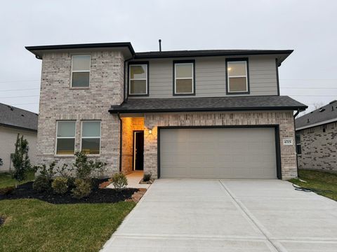 Photo of 4715 Bay Vista Drive, Baytown, TX 77523 (MLS # 72907268)