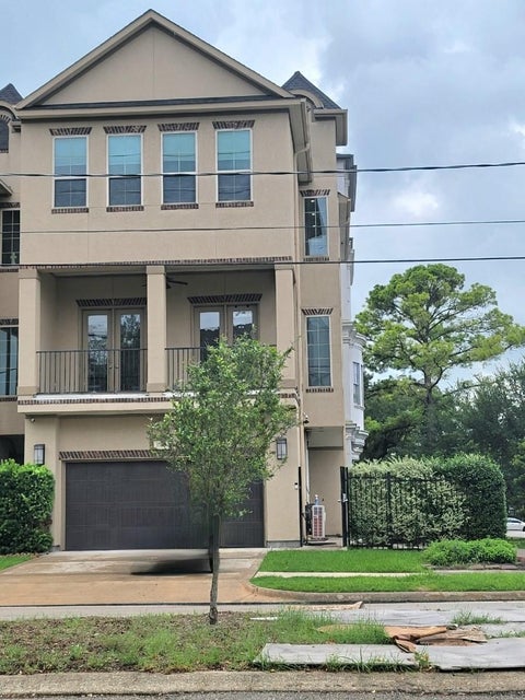 Photo of 1702 Calumet St St, Houston, TX 77004 (MLS # 12283046)