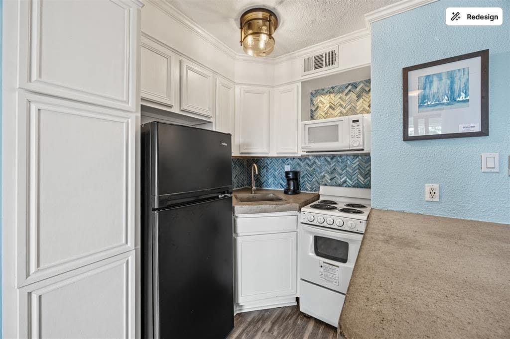 6102 Seawall Boulevard 280