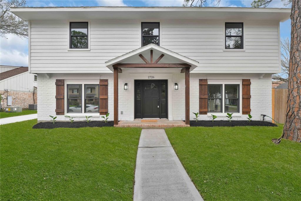 Photo of 2726 Stetson Lane, Houston, TX 77043 (MLS # 46522922)