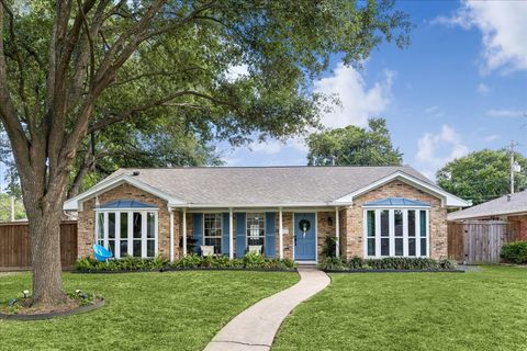 Photo of 2203 Lamonte Lane, Houston, TX 77018 (MLS # 46977793)