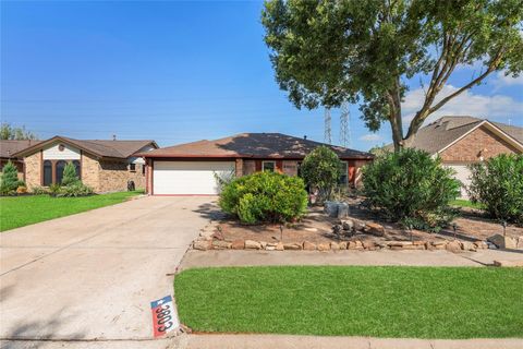 Photo of 3803 Karen Lane, Pasadena, TX 77503 (MLS # 62268403)