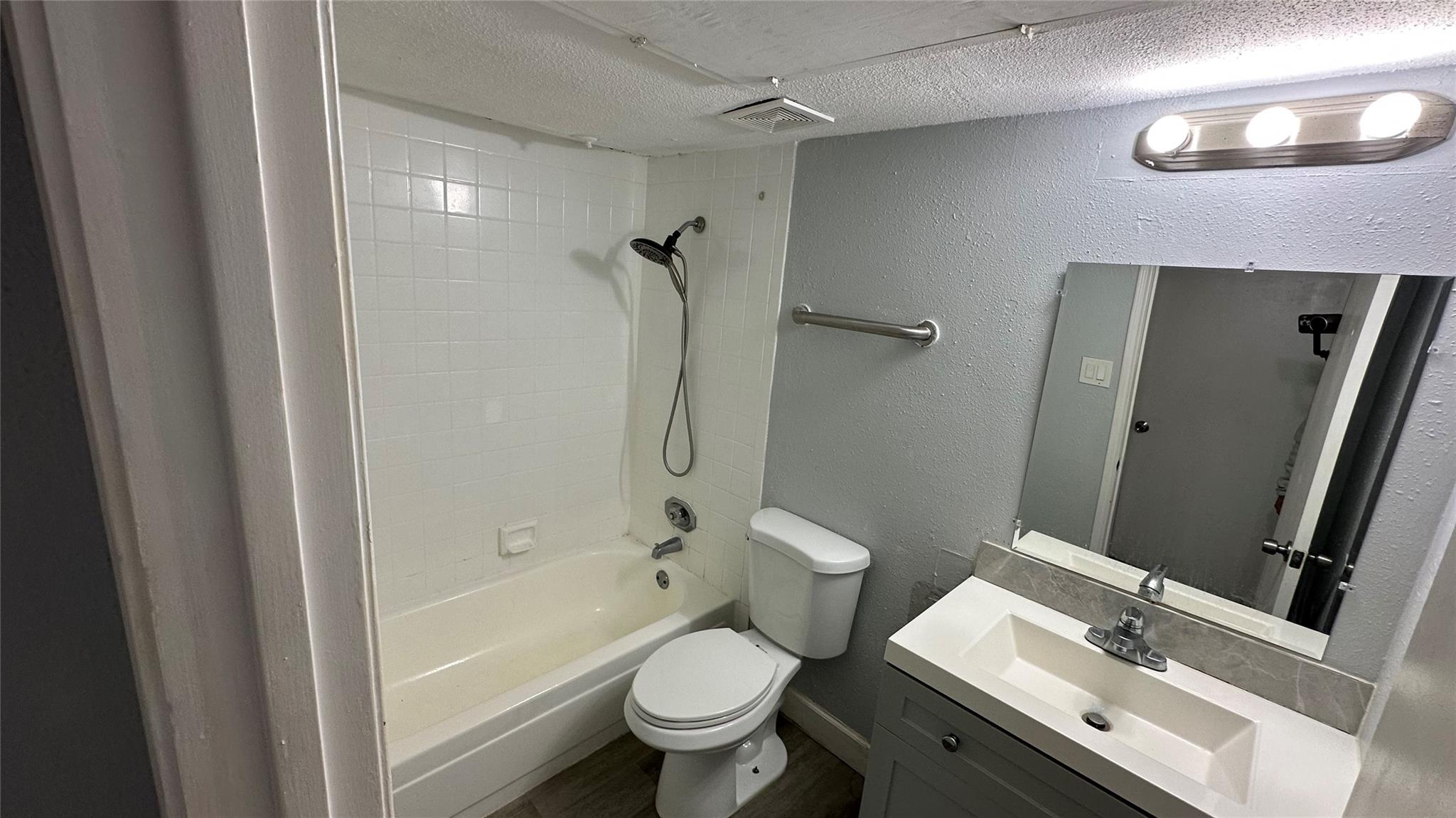 9550 Deering Drive 208