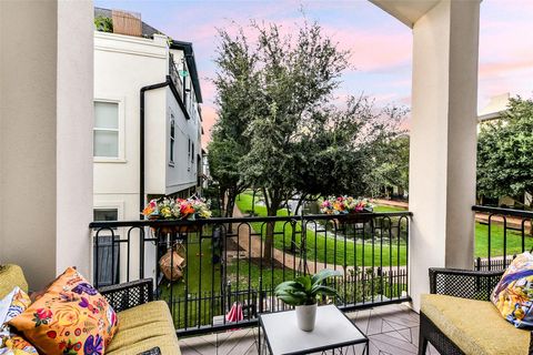 Photo of 10924 Wrenwood Park, Houston, TX 77043 (MLS # 56800514)