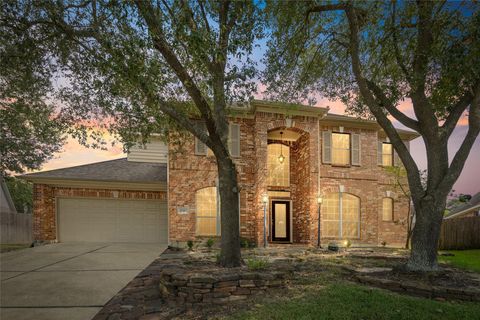 Photo of 17302 Holsberry Court, Tomball, TX 77377 (MLS # 34048432)