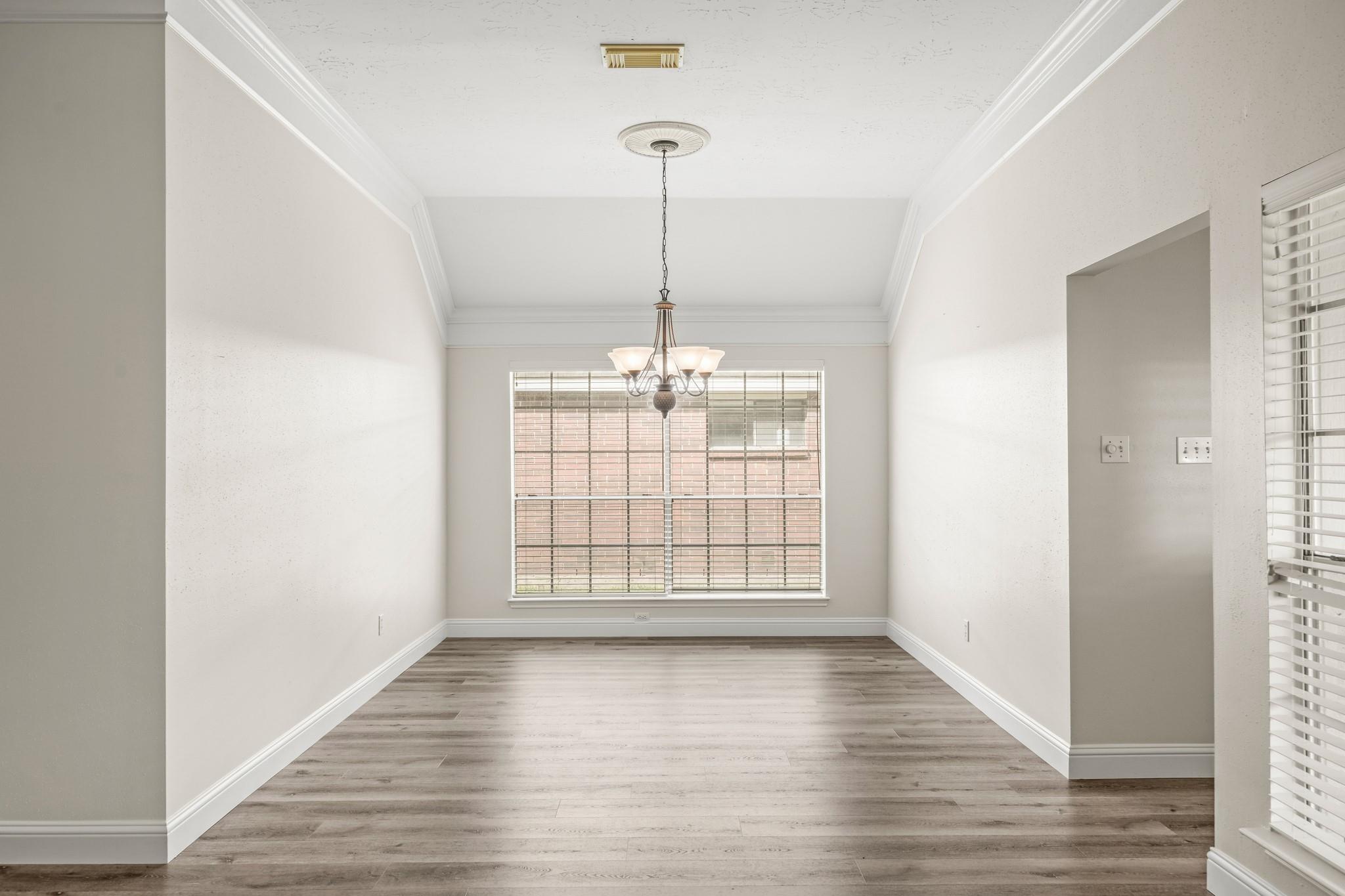 2727 N Peach Hollow Circle