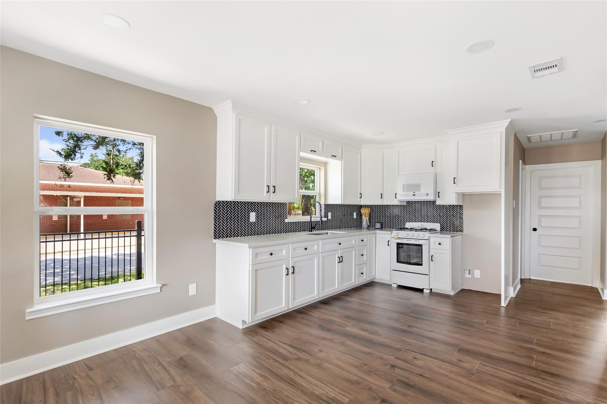 301 S Magnolia Street