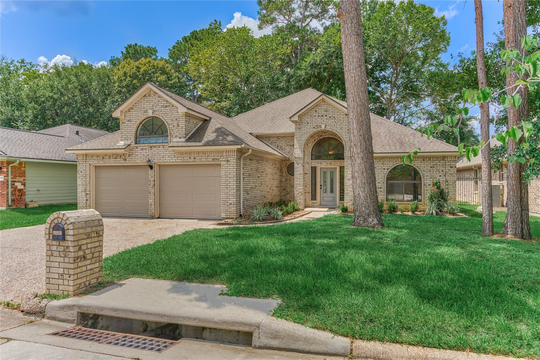 13707 Fountainview Drive