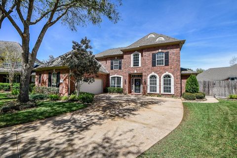 Homes For Sale - 10307 Chapel Court<br/> Missouri City, TX 77459