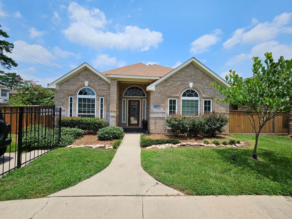 Photo of 16403 N Eldridge Parkway #C, Tomball, TX 77377 (MLS # 44972475)