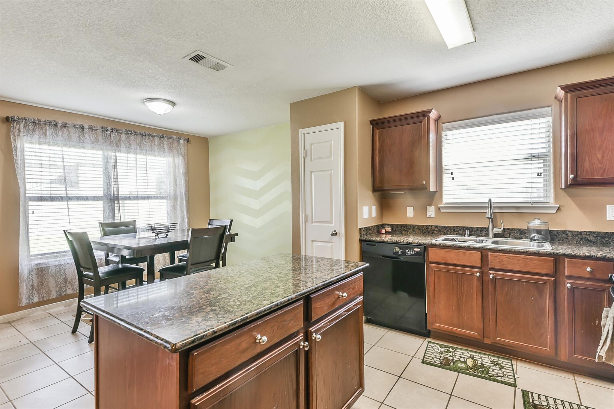9423 Ivory Trail Lane