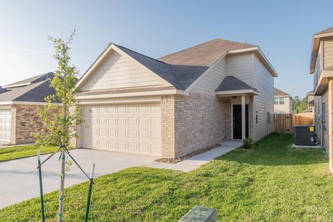Photo of 433 Upper Creek Drive, Willis, TX 77378 (MLS # 43125650)