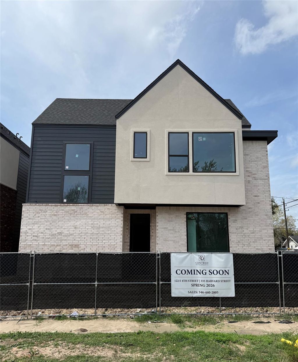 Photo of 122 E 4th Street St, Houston, TX 77007 (MLS # 37477045)