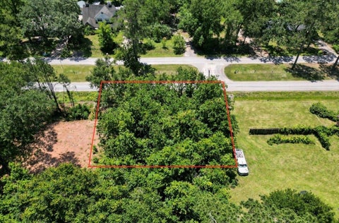 Photo of 0 Lake Chateau Woods, Conroe, TX 77385 (MLS # 53289209)