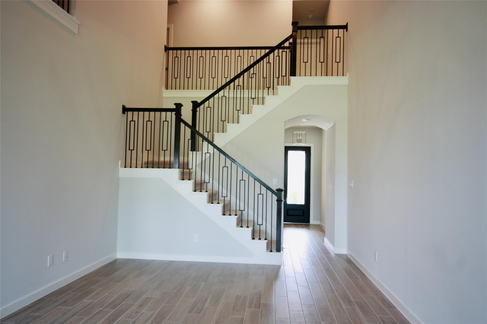6542 Scarlet Pond Lane