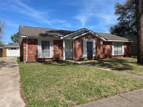Photo of 8830 Sharpcrest Street, Houston, TX 77036 (MLS # 15596351)
