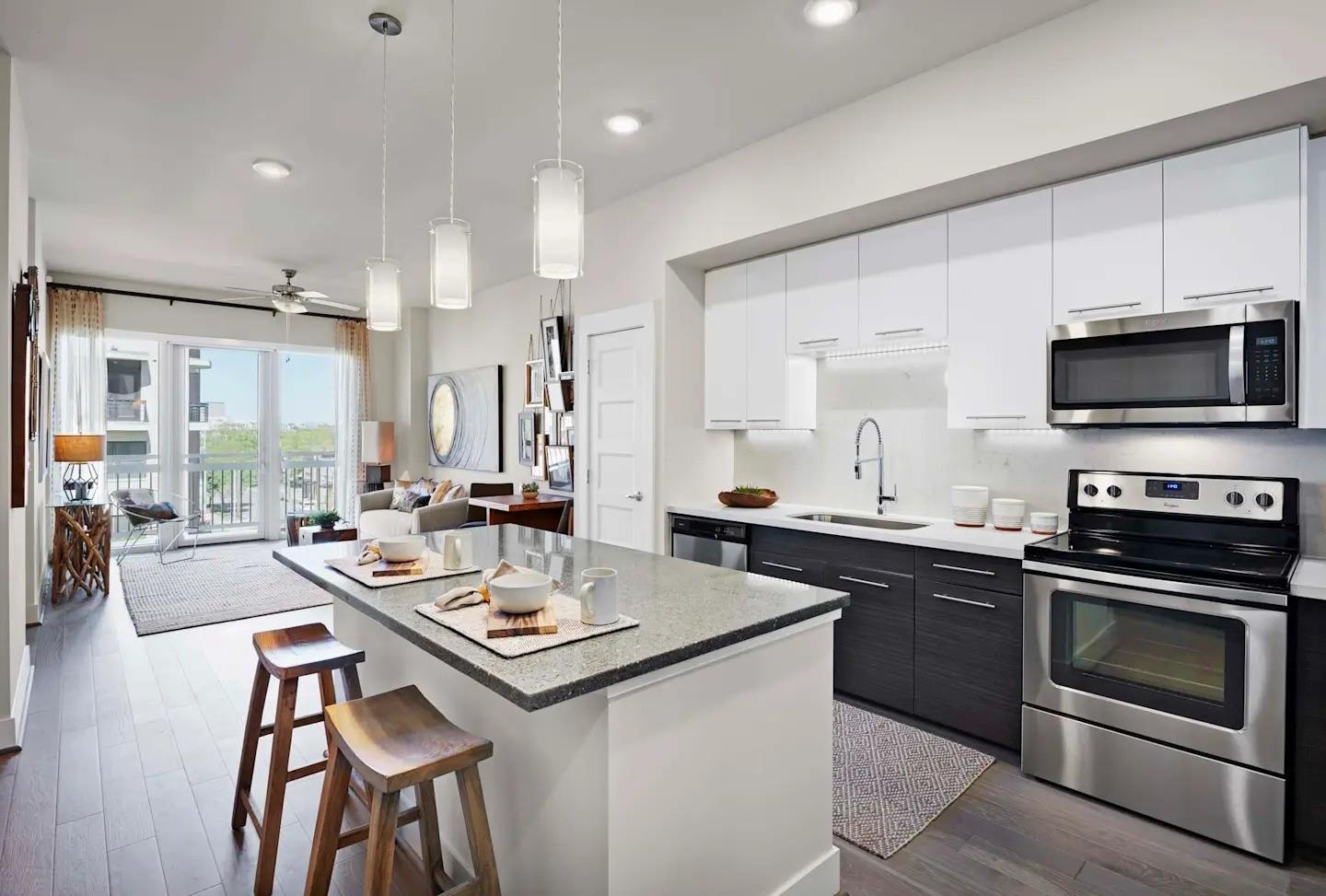 2727 Travis Street 608