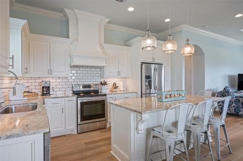 Photo of 982 S Redfish, Crystal Beach, TX 77650 (MLS # 51247389)