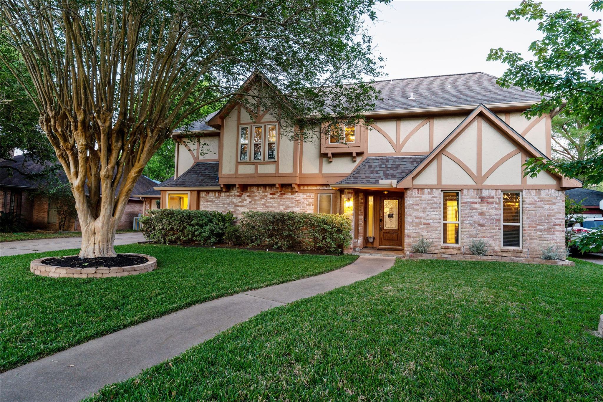 3911 Crow Valley Drive