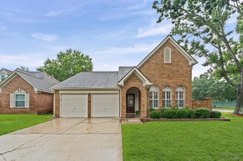 Homes For Sale - 1502 Beechurst Court<br/> Houston, TX 77062