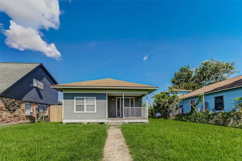 Photo of 418 W 1st Street, Freeport, TX 77541 (MLS # 53945608) Photo of 418 W 1st Street, Freeport, TX 77541 (MLS # 53945608)