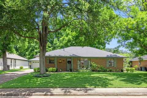 Photo of 603 Alcorn Street, Sugar Land, TX 77478 (MLS # 6611800)