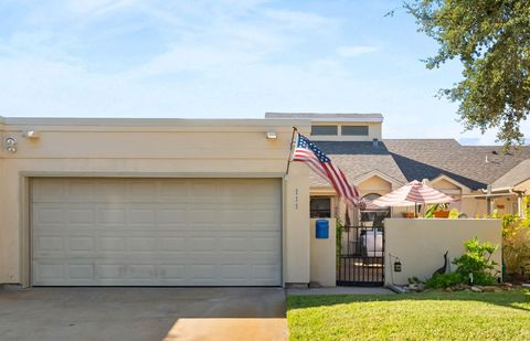 Photo of 111 Sugar Creek Drive, Rockport, TX 78382 (MLS # 58396291)