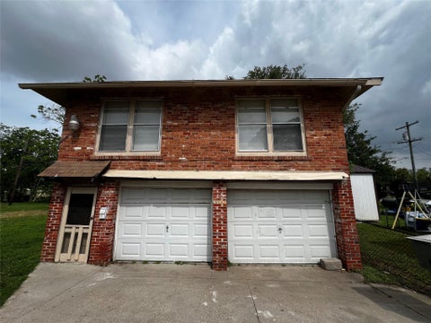 Photo of 741 13th Street #B, Port Arthur, TX 77640 (MLS # 35452260)