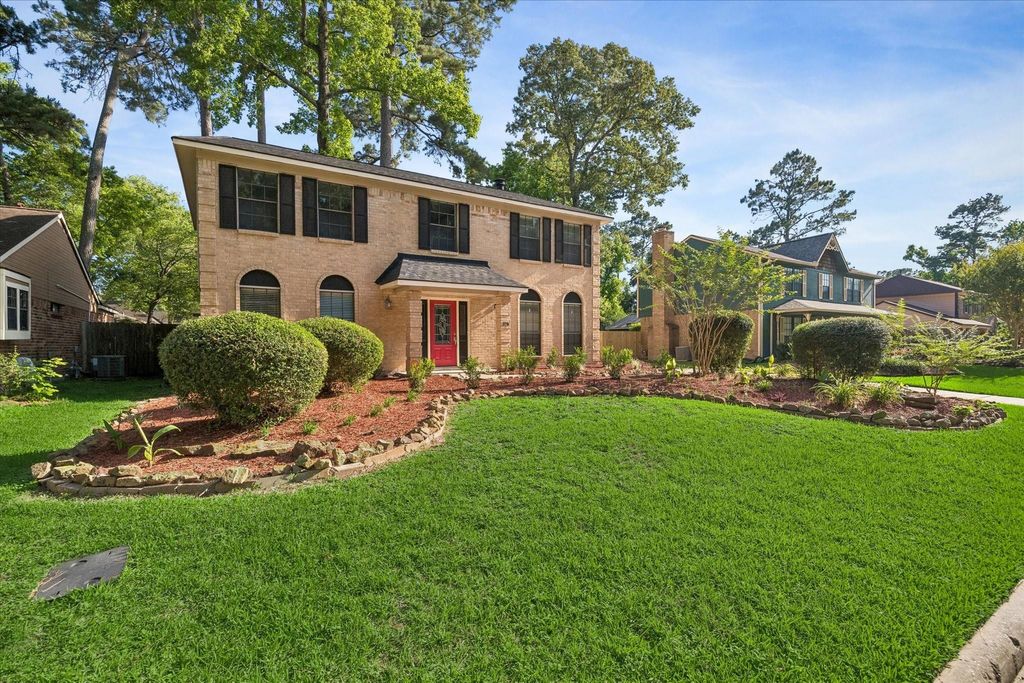Photo of 2710 Golden Leaf Drive, Houston, TX 77339 (MLS # 67360465)