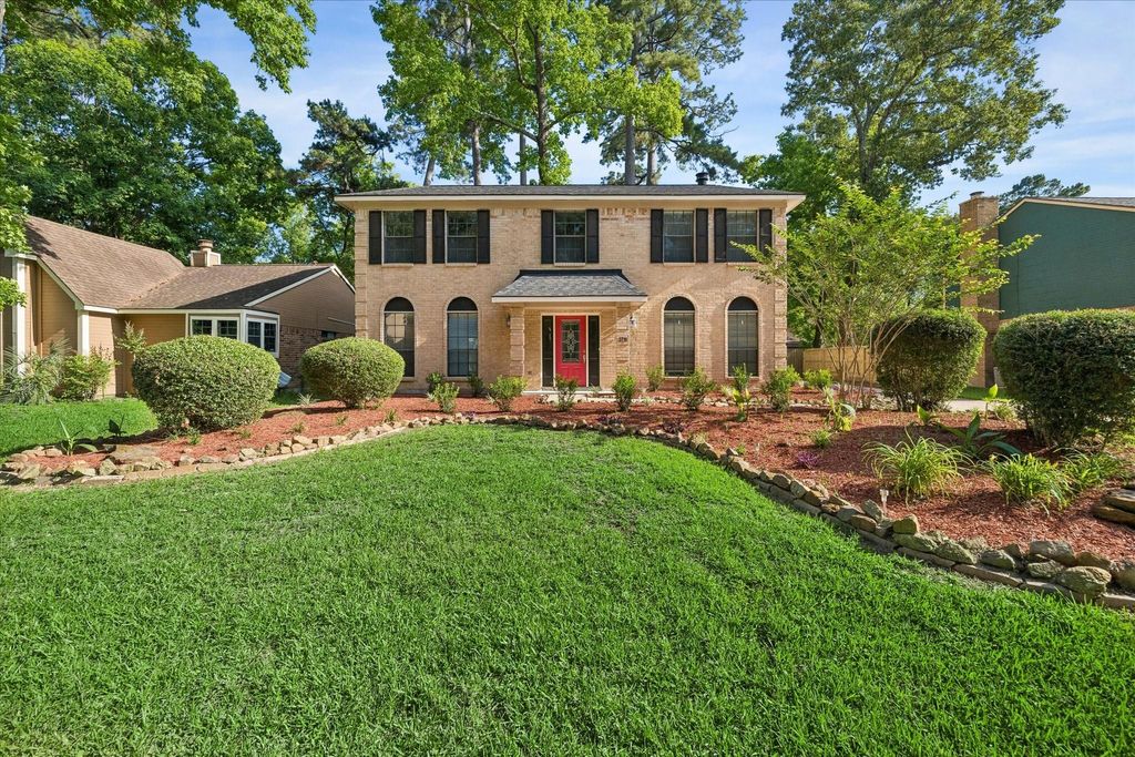 Photo of 2710 Golden Leaf Drive, Houston, TX 77339 (MLS # 67360465)