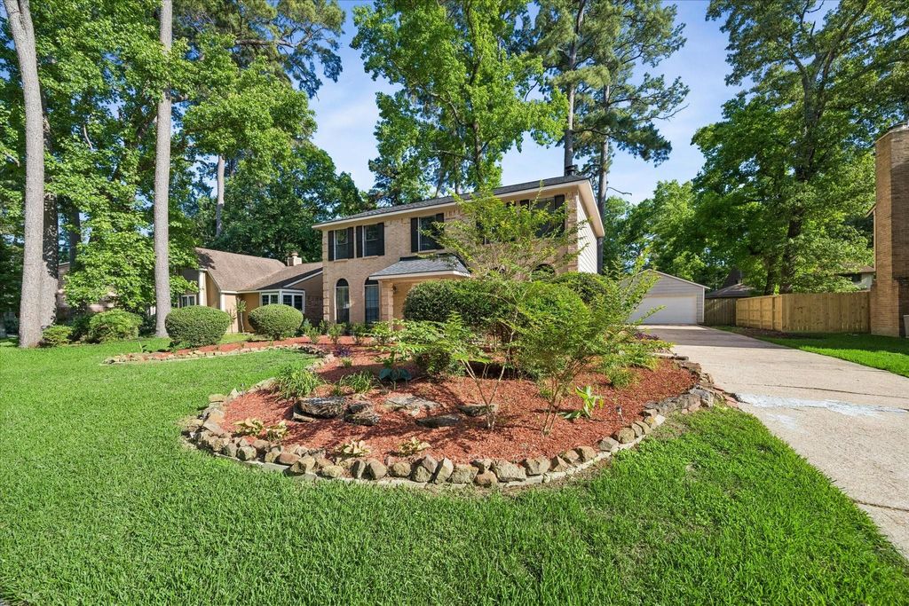 Photo of 2710 Golden Leaf Drive, Houston, TX 77339 (MLS # 67360465)
