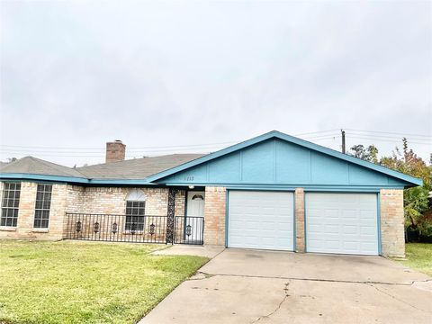 Photo of 5213 Creekview Drive, La Porte, TX 77571 (MLS # 65051029)