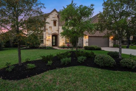 Homes For Sale - 64 Winter Sunrise Circle<br/> Tomball, TX 77375