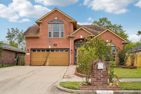 Photo of 3818 Ridge Canyon Road, Baytown, TX 77521 (MLS # 70414420)