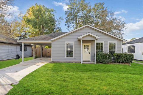 Photo of 4914 27th, Dickinson, TX 77539 (MLS # 20523001)