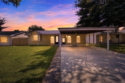 Photo of 522 Hollyvale Dr DR, Houston, TX 77060 (MLS # 45922517)