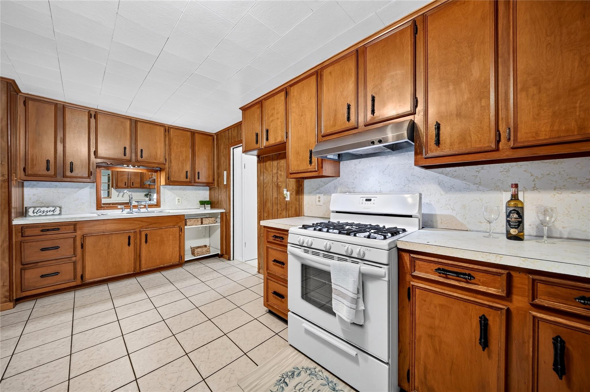 522 Hollyvale Dr