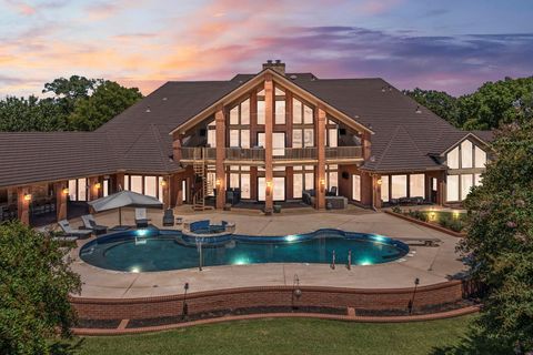 Photo of 40 La Jolla Circle, Montgomery, TX 77356 (MLS # 72628457)