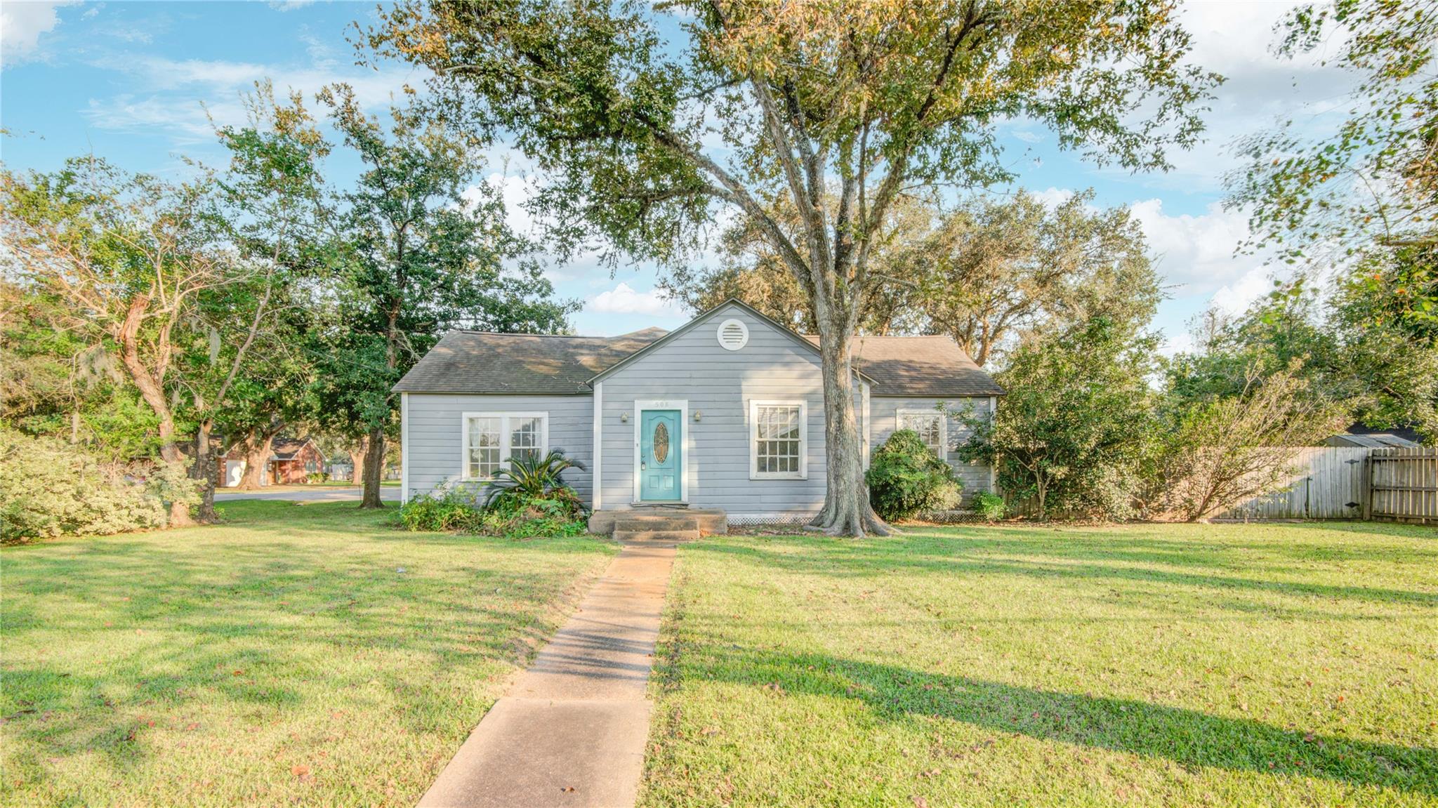 508 E 2nd Street