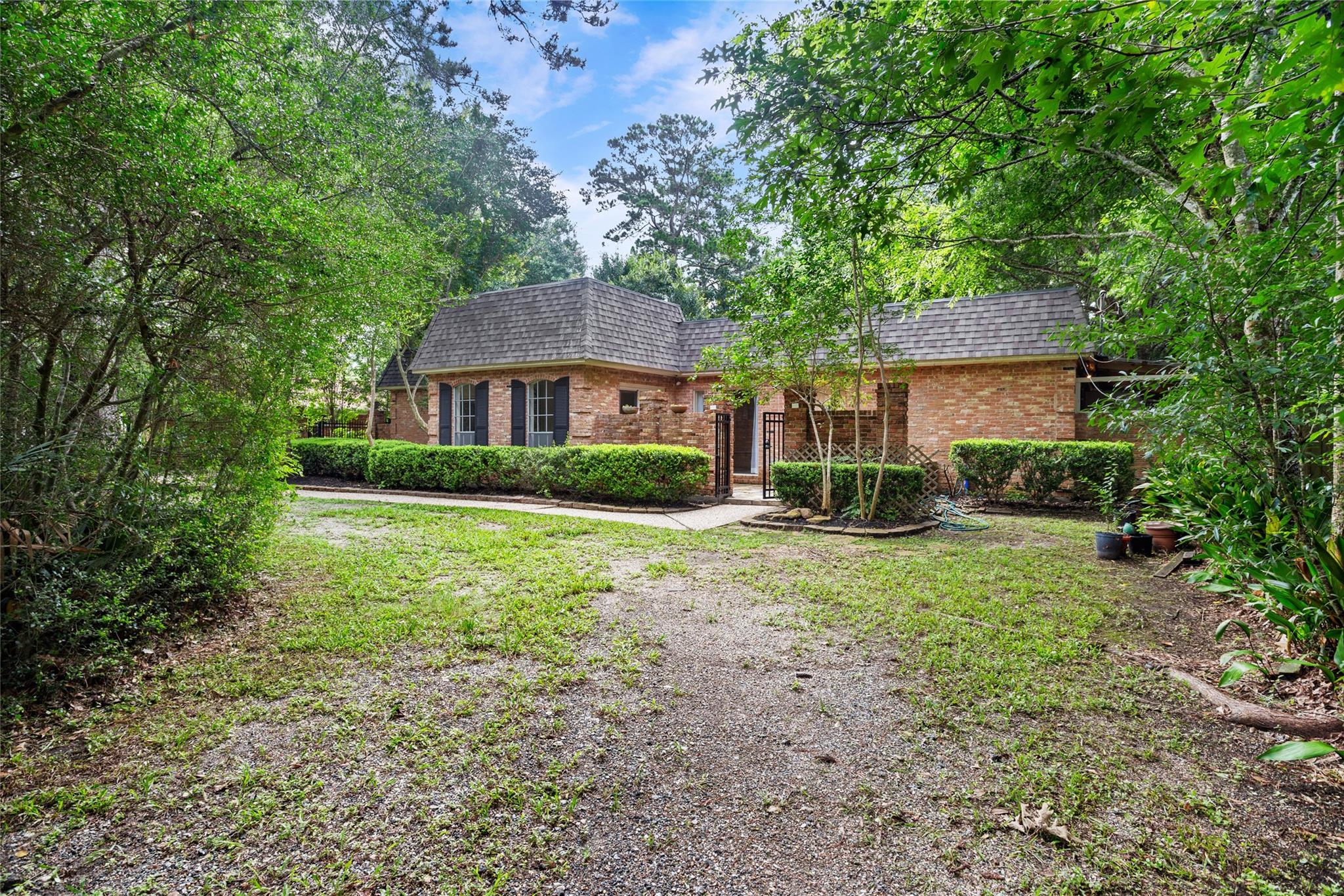 1216 Oak Hollow Drive