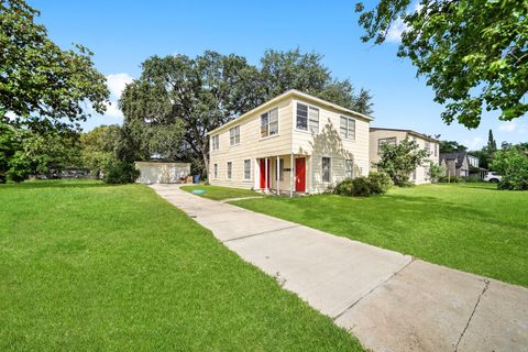 Photo of 13 13th Street N #13, Texas City, TX 77590 (MLS # 57708179)