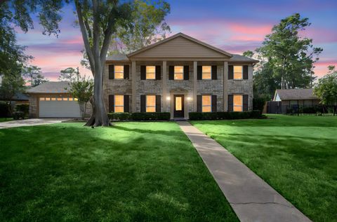 Photo of 5906 Echo Lake Lane, Houston, TX 77069 (MLS # 7394475)