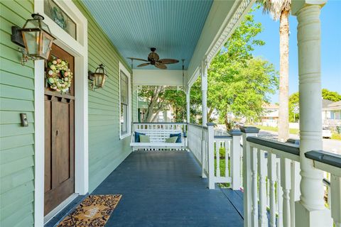 Photo of 1001 Avenue K, Galveston, TX 77550 (MLS # 43849692)