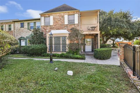 Photo of 8302 Nairn Street, Houston, TX 77074 (MLS # 29182523)