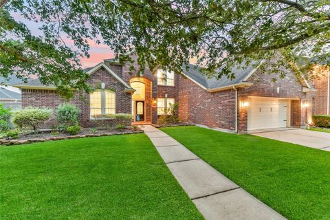 Photo of 109 Grand Creek Drive, League City, TX 77573 (MLS # 48373410)
