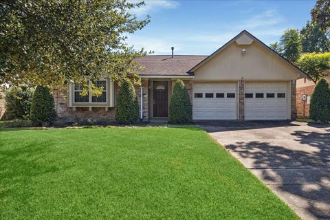 Photo of 9631 Philmont Drive, Houston, TX 77080 (MLS # 20432271)