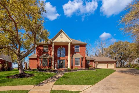 Photo of 210 River Oaks Drive, Lake Jackson, TX 77566 (MLS # 7407190)