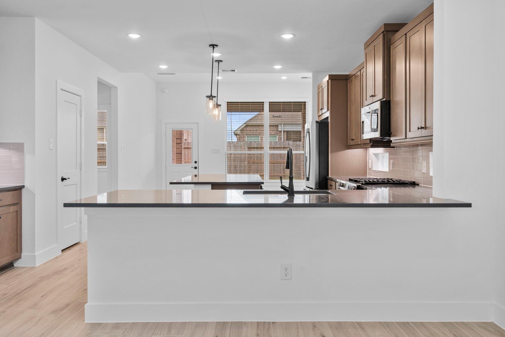 2315 Garden Arbor