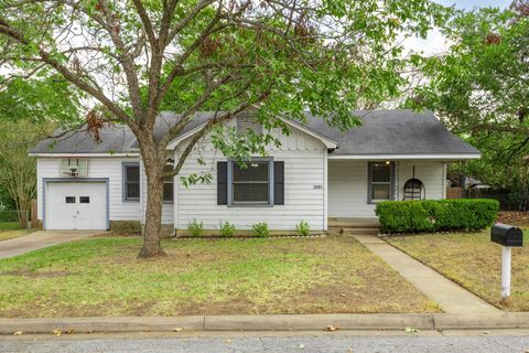 Photo of 1901 Marjorie Street, Brenham, TX 77833 (MLS # 18988436) Photo of 1901 Marjorie Street, Brenham, TX 77833 (MLS # 18988436)